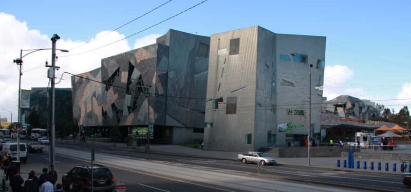 Melbourne Small Group Tour (van and walk) with Beach Boxes - Key Points