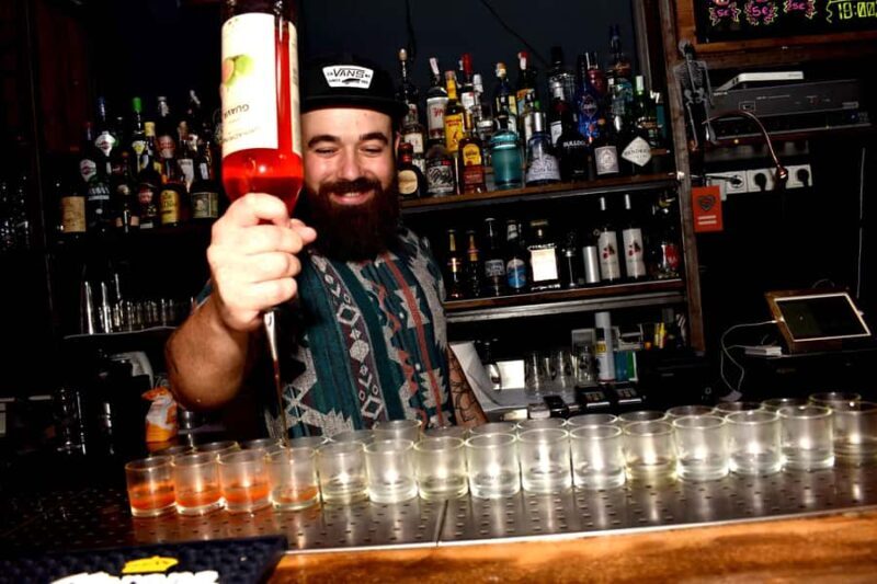 Melbourne: Weekly Bar Crawl: 5 Free shots, Club Entry - Key Points