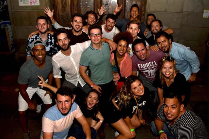 Melbourne: Weekly Bar Crawl: 5 Free shots, Club Entry - What Is This Melbourne Bar Crawl All About?