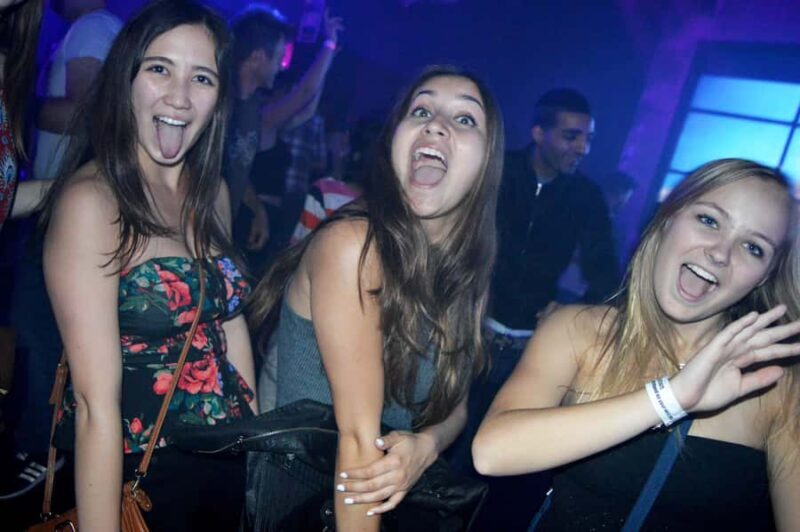 Melbourne: Weekly Bar Crawl: 5 Free shots, Club Entry - Venue Highlights and Experience