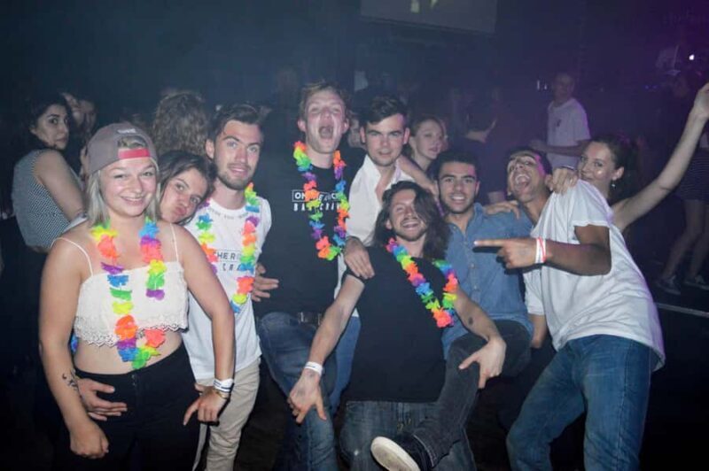 Melbourne: Weekly Bar Crawl: 5 Free shots, Club Entry - Who Will Enjoy This Tour?