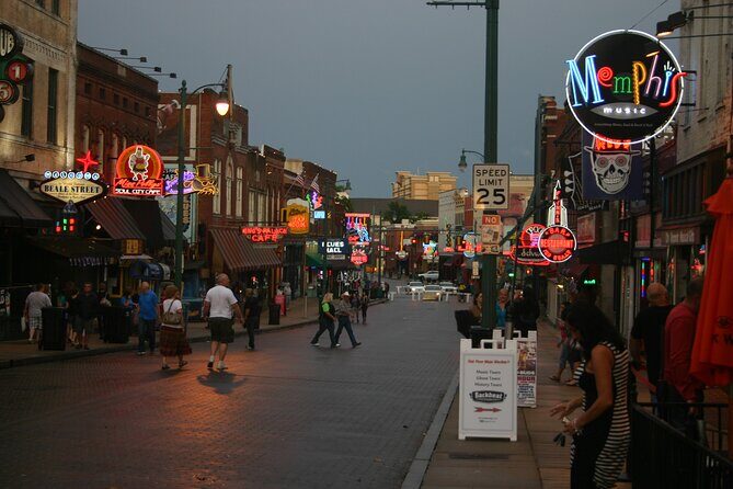 Memphis Scavenger Hunt Walking Tour and Game - Key Points