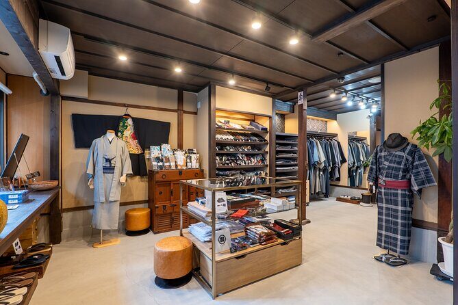 Men's Kimono Lesson and Shopping in Kyoto - A Detailed Look at the Experience
