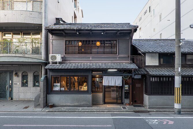 Men's Kimono Lesson and Shopping in Kyoto - Authenticity and Cultural Depth