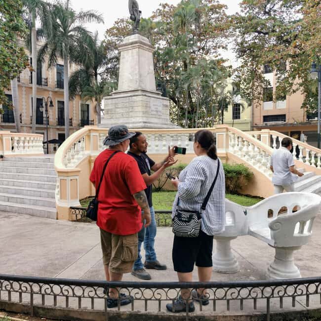 Mérida Walking Tour with Drink & Snacks - Key Points