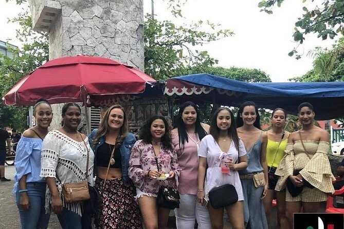 Mexican Street Food Crawl in Playa del Carmen - The Shopping Finale on 5th Avenue