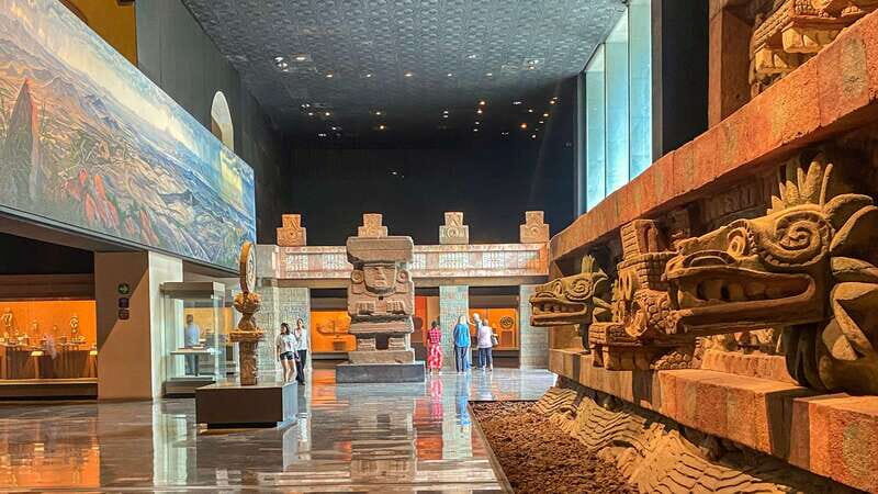 Mexico City: Chapultepec Castle and Anthropology Museum Tour - Trustworthy Guides and Crowd Control