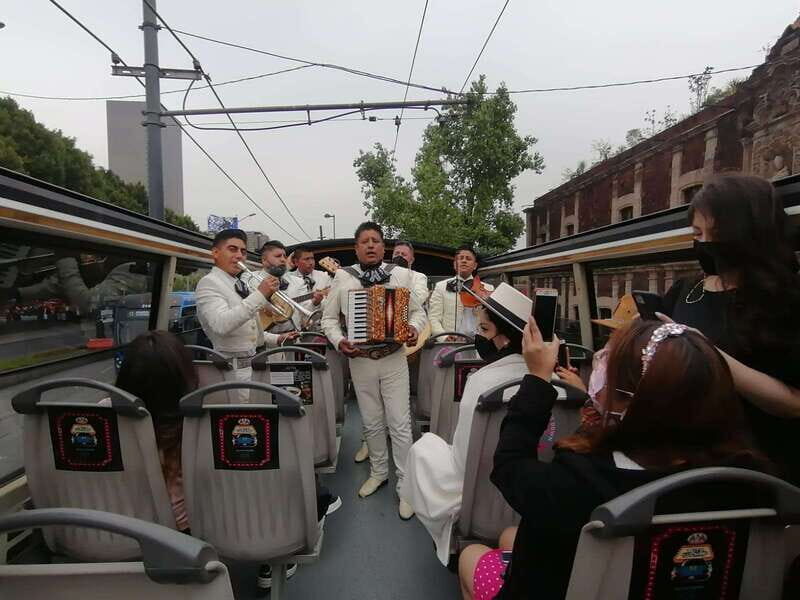 Mexico City: Mariachi Night Tour in a Panoramic Bus - Authenticity and Cultural Flavor