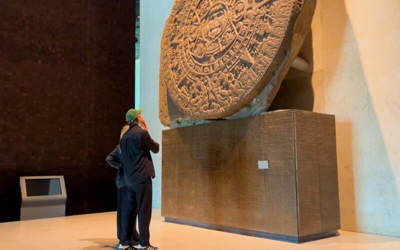 Mexico City: private tour guide through Chapultepec Castle - Key Points