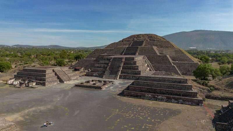 Mexico City: Teotihuacan First Entry Tour with Expert Guide - Lunch and Free Time