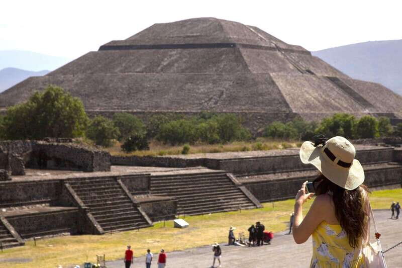 Mexico City: Trip to Teotihuacan Pyramids & Guadalupe Shrine - The Cultural Touch: Lunch and Arts & Crafts Market