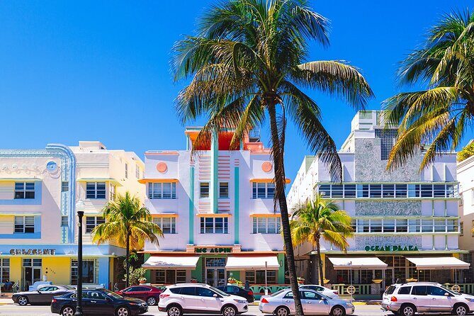 Miami Art Deco, Glamour, Vice & Secrets with Tropical Cocktail - What You Might Miss