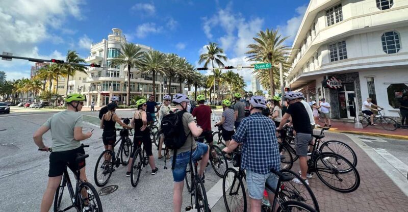 Miami Beach: Bike or eBike Rental with Map - The Sum Up