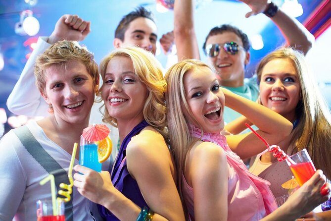 Miami: Mango's Dinner and Show Ticket - What You Can Expect at Mangos Tropical Cafe
