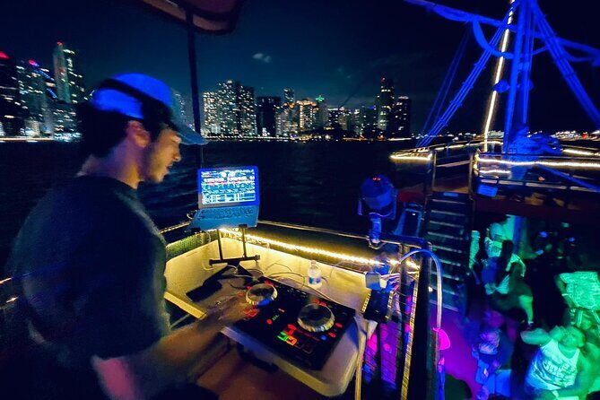 Miami Party Boat Cruise Music & Skyline Views 1 hour 20min of fun - Final Thoughts