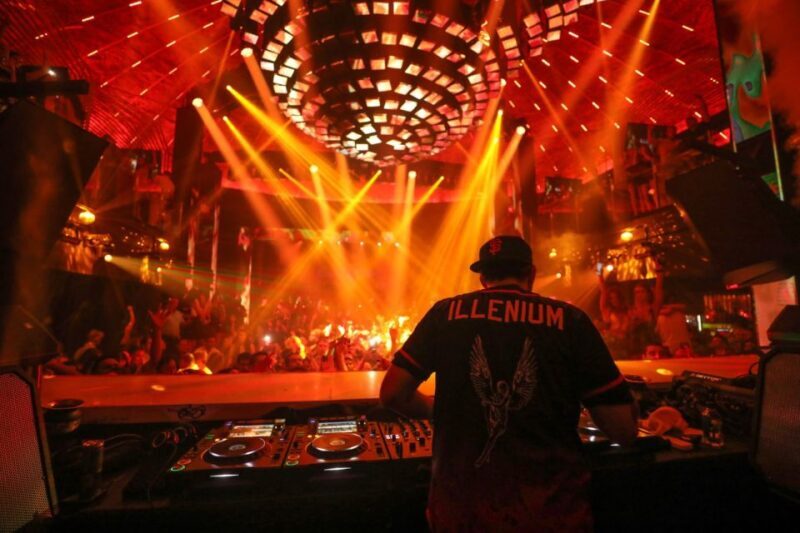 Miami: Party Bus, Club Entry, and Open Bar Night Experience - FAQs