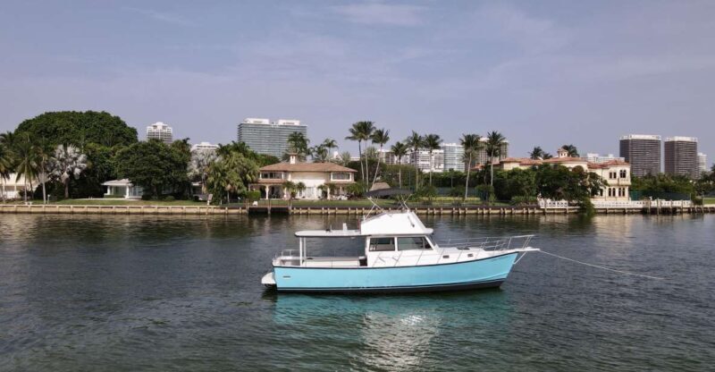 Miami Party Yacht for 34PP Bachelorette party Birthday party - An In-Depth Look at the Miami Glass-Bottom Yacht Tour