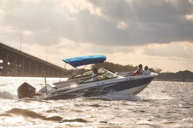 Miami: Private Boat Rental with champagne and captain - Key Points