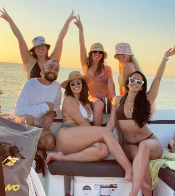 Miami: Private Boat Rental with champagne and captain - FAQ