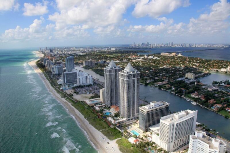Miami: Private Luxury Airplane Tour with Champagne - An Elevated Take on Miami Sightseeing