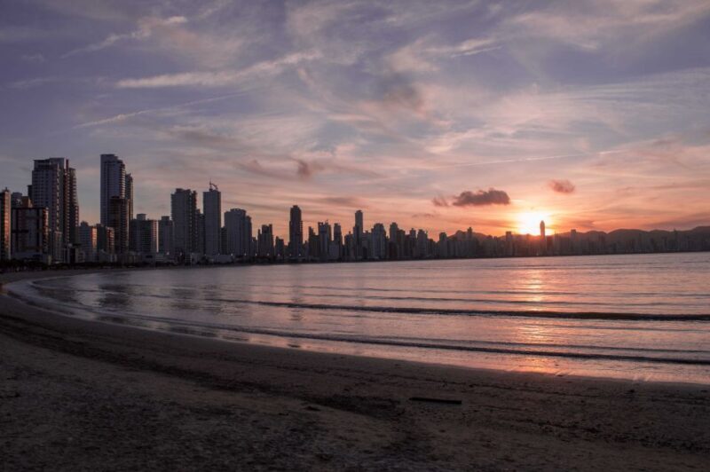 Miami: Private Walking Tour with a Local - Key Points