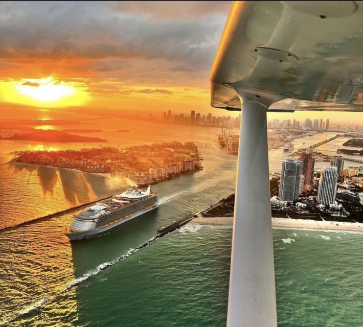 Miami: Romantic 1-Hour Private Flight Tour with Champagne - The Sum Up