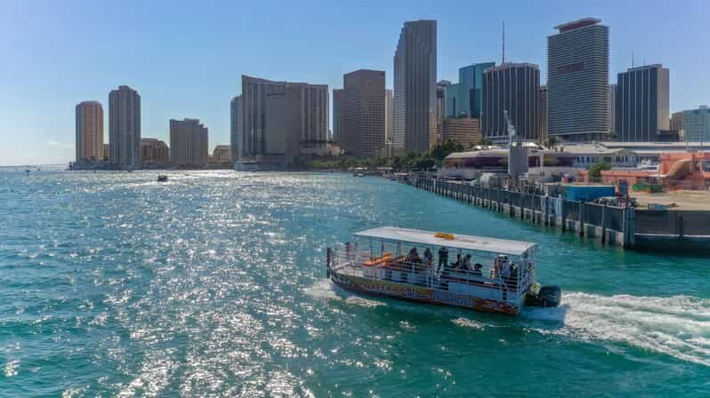 Miami: Skyline Boat Cruise, Millionaire homes & Miami Beach - A Practical Guide to the Miami Skyline Boat Cruise