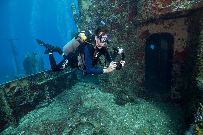 Miami Two Tank Dive Trip - Key Points