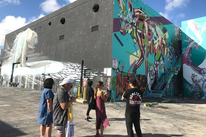 Miami's Best Graffiti Guide - Wynwood - Squad Safari - 2-9ppl - Setting the Scene in Wynwood