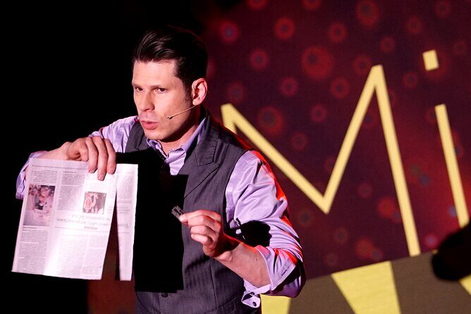 Mike Hammer Comedy Magic Show at the Four Queens Hotel - Key Points