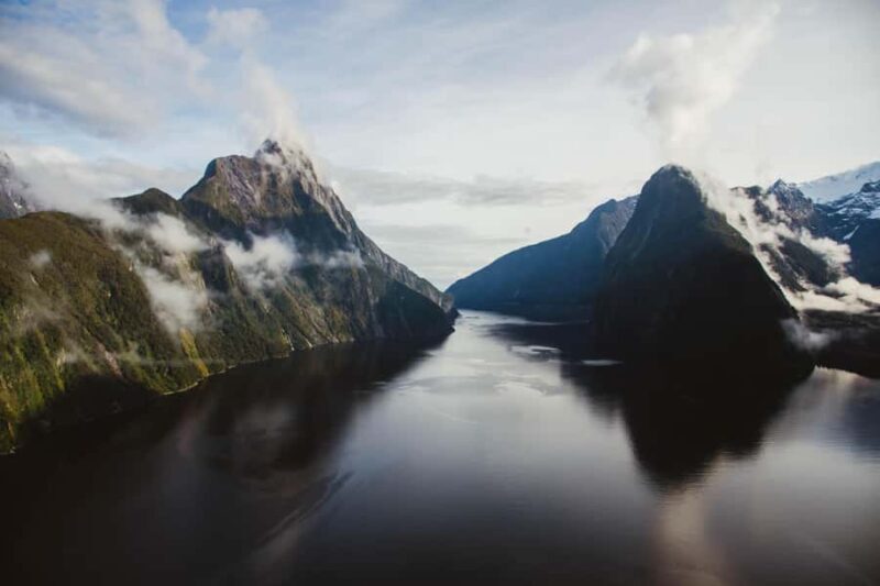 Milford Sound: Aerial Helicopter flight over Mitre Peak - Key Points