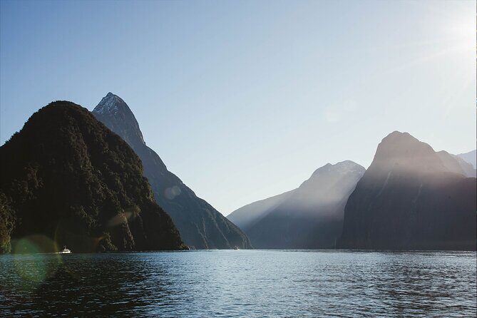 Milford Sound Business Class from Queenstown Cruise Lunch - Who Should Consider This Tour?