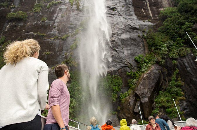 Milford Sound Coach and Extended Cruise from Te Anau - Who Should Consider This Tour?