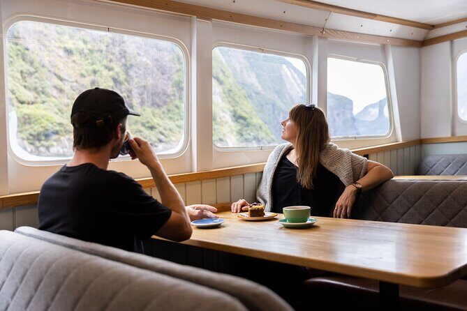 Milford Sound Cruise - RealNZ - The Sum Up