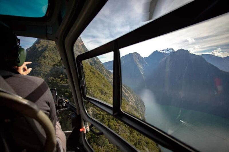 Milford Sound Helicopter Flight from Queenstown | 1.25 hours - Key Points