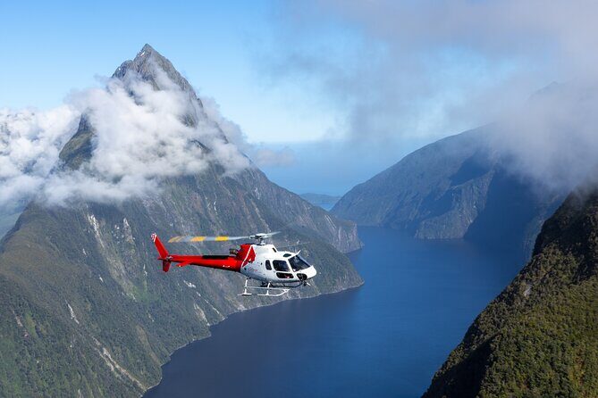 Milford Sound Highlights - 204 - Exploring the Milford Sound Highlights Helicopter Tour: An In-Depth Review