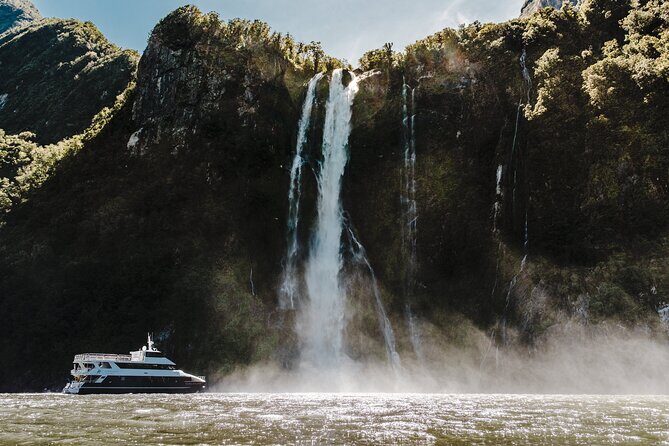 Milford Sound Luxury Lunch Cruise onboard The Fiordland Jewel - Why the Food Matters: More Than Just a Meal