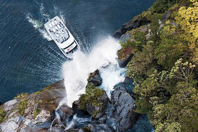 Milford Sound Premium Coach and Cruise with Lunch from Te Anau - FAQ