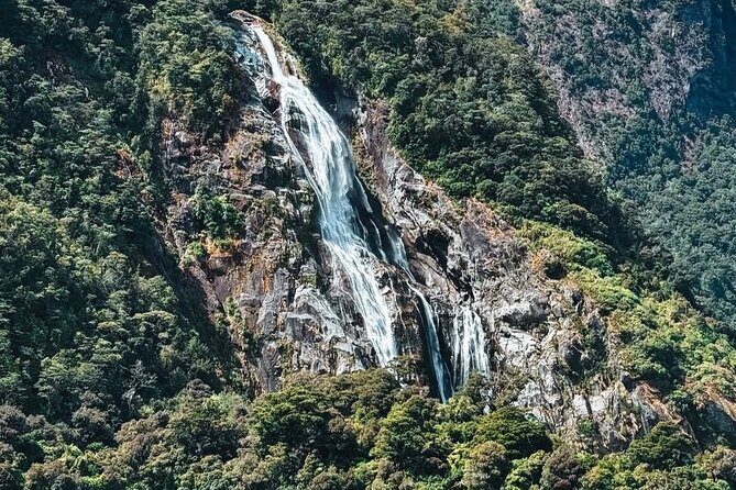 Milford Sound Private Day Trip from Queenstown via Te Anau - FAQ
