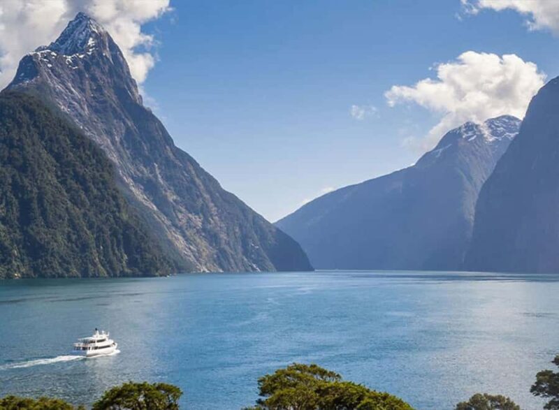 Milford Sound: Small-Group Tour from Te Anau - An Introduction to the Milford Sound Small-Group Tour