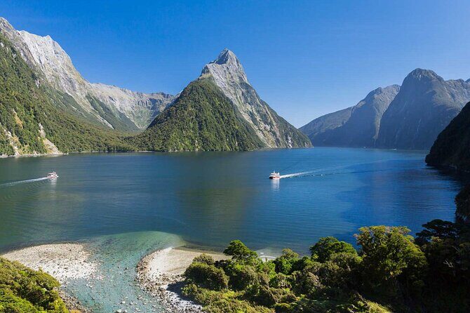 Milford Sound Tour Cruise and Helicopter - Entering the Southland Region and Te Anau