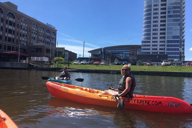 Milwaukee Cheese Curd Kayak Tour - Exploring Milwaukee by Water: What to Expect