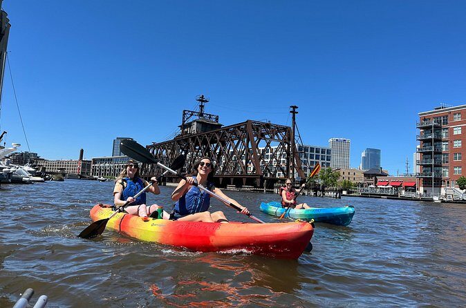 Milwaukee Cheese Curd Kayak Tour - The Sum Up: Who Will Love the Milwaukee Cheese Curd Kayak Tour?