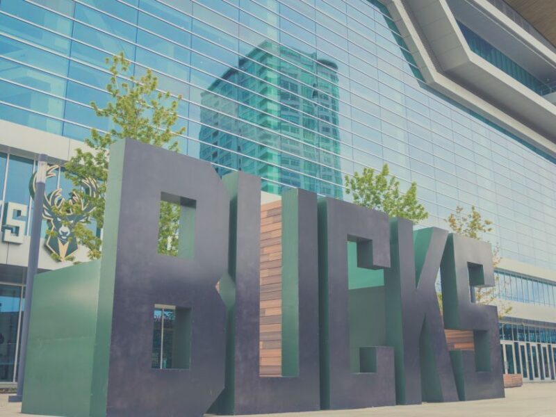 Milwaukee: Milwaukee Bucks Basketball Game Ticket - What is the Experience Like?