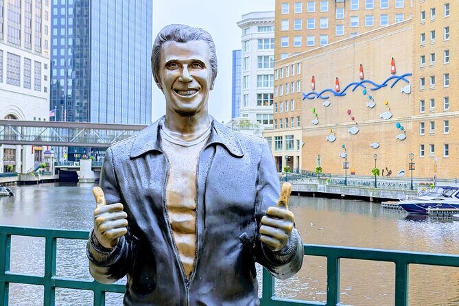 Milwaukee Scavenger Hunt Walking Tour and Game - A Practical Breakdown of the Experience