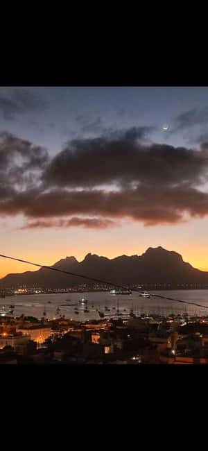 Mindelo Walking By Night - Key Points
