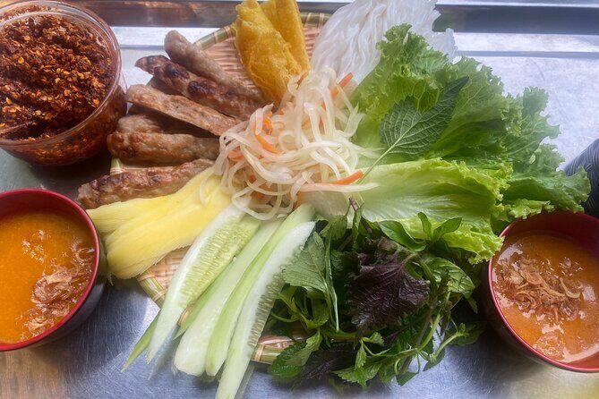 Minh's Unique Street Food Adventure - The Flavorful Stops: A Closer Look