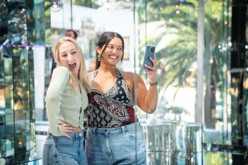 Mirror Bar - Who Should Consider Visiting?