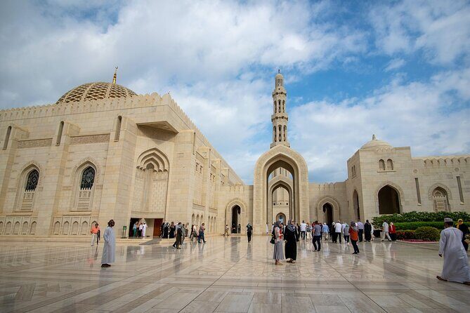 Modernism to Traditions from UAE to OMAN with Fully Live Guided Tour- 11D / 10N - Who Should Consider This Tour?