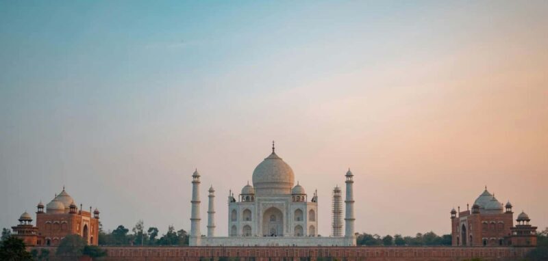 Mohabbat-E-Taj, Agra Tour with Govt. Approved Guide - Key Points